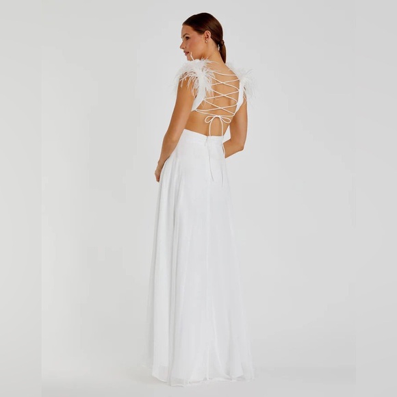Mac Duggal Dresses & Skirts - MAC DUGGAL
Plunge Ostrich Feather A Line Gown